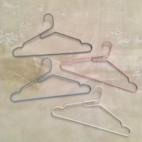 Roommate ◆ 粉彩鐵線衣架9入+粉彩鐵線雙用S掛鉤4入〈4色〉