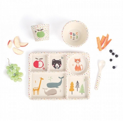 Love Mae ◆ 童趣ABC 5件組(附吸盤)- 無毒環保竹製兒童餐具 Love Mae ◆ 童趣ABC 5件組(附吸盤)- 無毒環保竹製兒童餐具