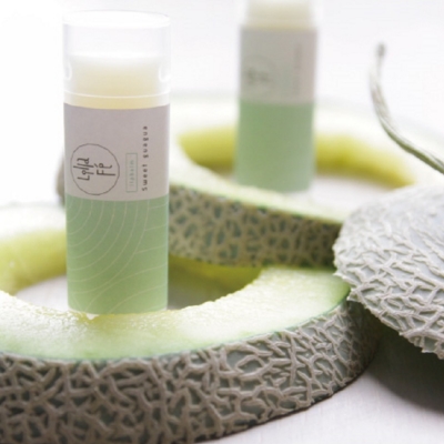台灣 Lilla Fé ◆ 護唇膏小甜瓜 Sweet guagua (哈密瓜) 4.5g 台灣 Lilla Fé ◆ 護唇膏小甜瓜 Sweet guagua (哈密瓜) 4.5g