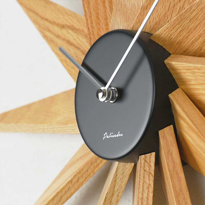 Zeller Life ◆ 厚實木交織花瓣靜音掛鐘