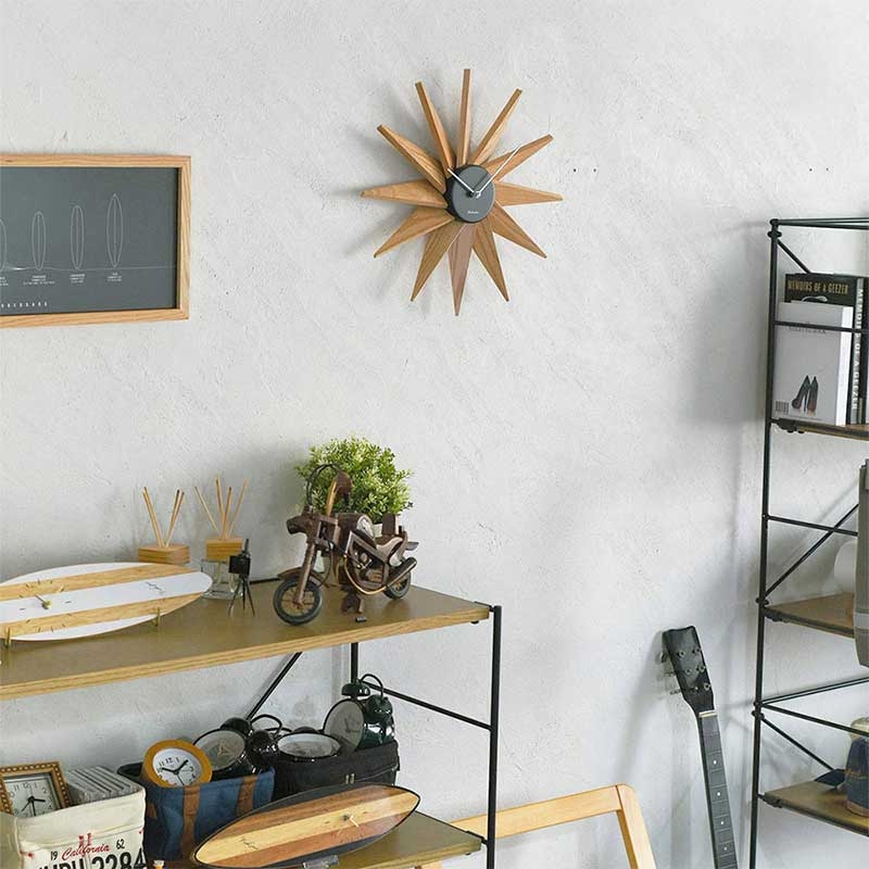 Zeller Life ◆ 厚實木交織花瓣靜音掛鐘