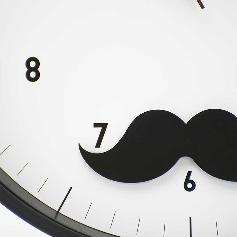 Zeller Life ◆ 鬍子先生搖擺靜音掛鐘