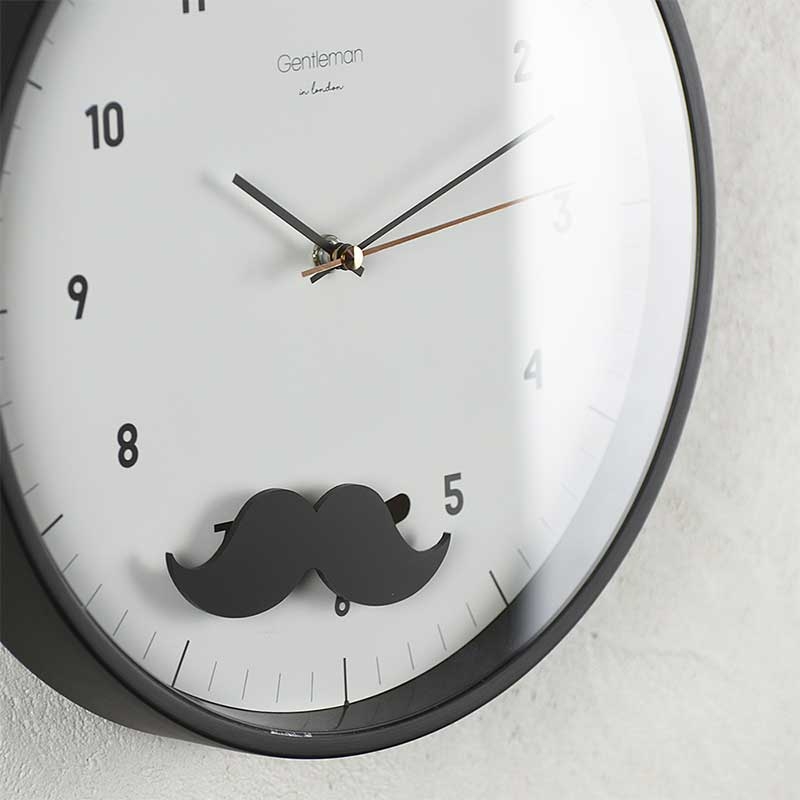 Zeller Life ◆ 鬍子先生搖擺靜音掛鐘