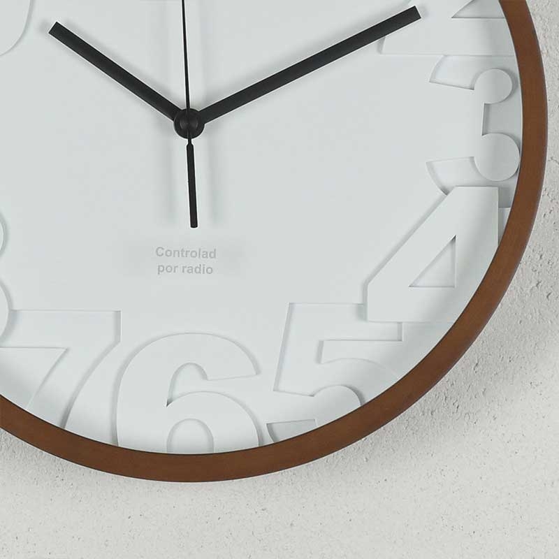 Zeller Life ◆ 潔白層次靜音掛鐘