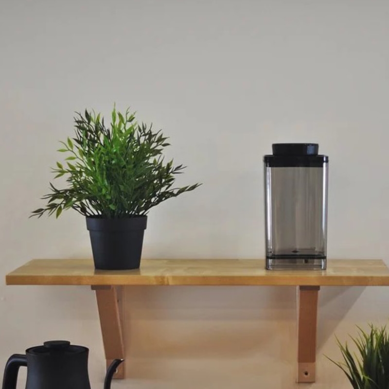 ANKOMN ◆ Turn-n-Seal 真空保鮮盒1.2L 半透明黑