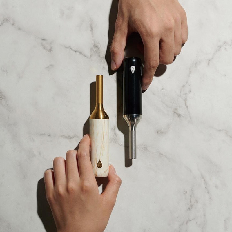 台灣 初芳宇◆SWIRL 磁吸沏茶筆-鈦金雅士白