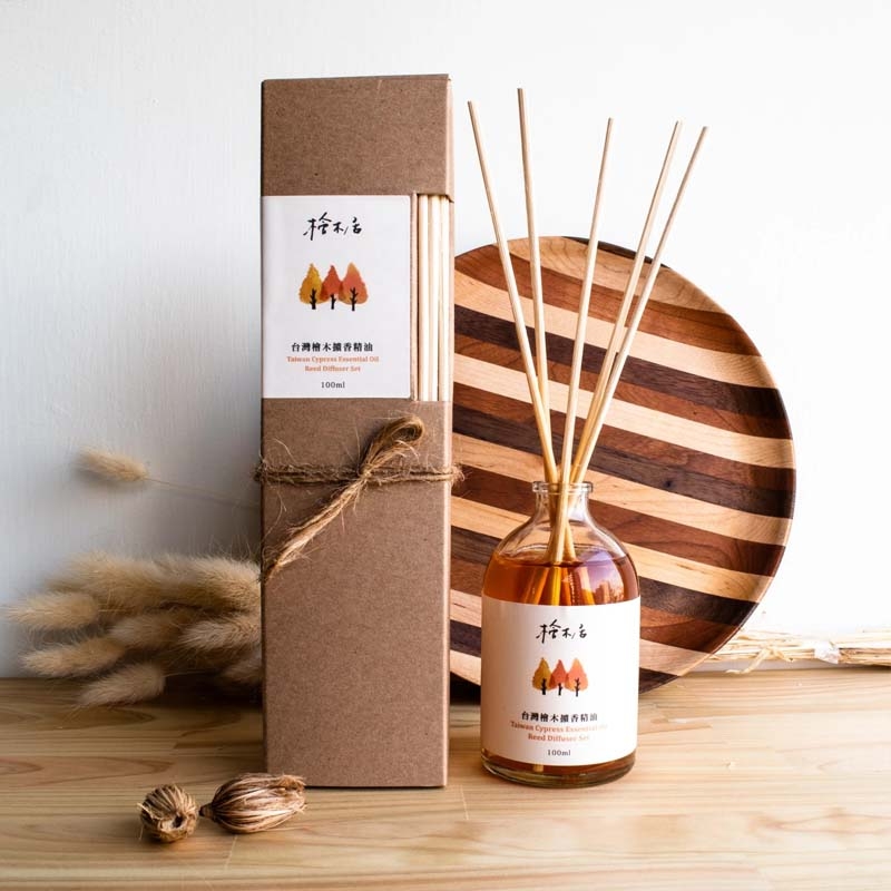 檜木居 ◆ 100% 台灣檜木複方精油擴香瓶100ml-  檜木/ 玫瑰/ 野薑花/ 茶香