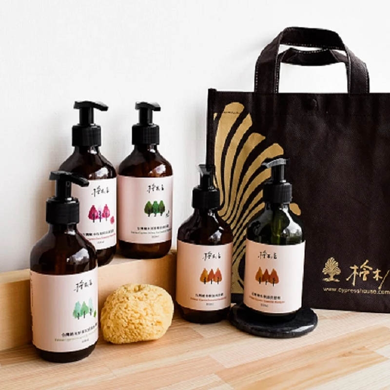 檜木居 ◆ 100% 台灣檜木複方精油沐浴精 300ml｜-  檜木/ 玫瑰/ 野薑花/ 茶香