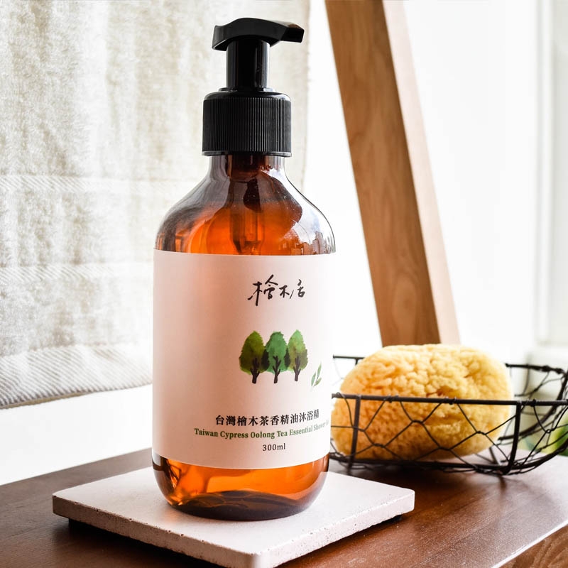 檜木居 ◆ 100% 台灣檜木複方精油沐浴精 300ml｜-  檜木/ 玫瑰/ 野薑花/ 茶香